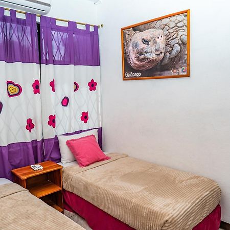 Tintorera Guest House Puerto Ayora  Luaran gambar