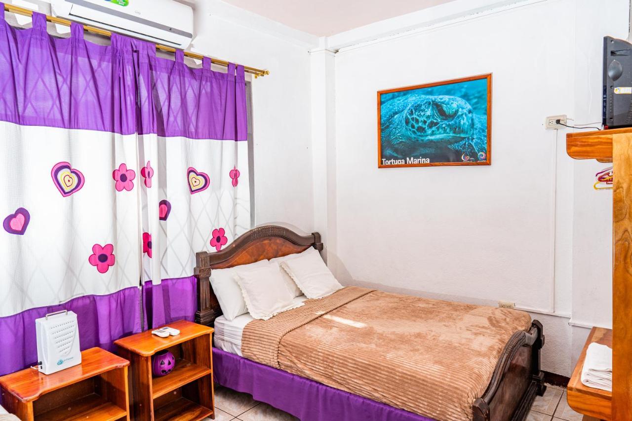Tintorera Guest House Puerto Ayora  Luaran gambar
