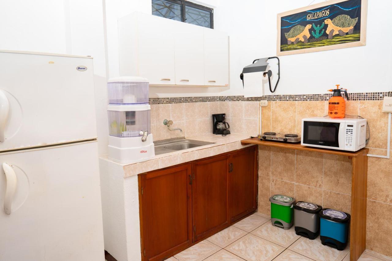 Tintorera Guest House Puerto Ayora  Luaran gambar