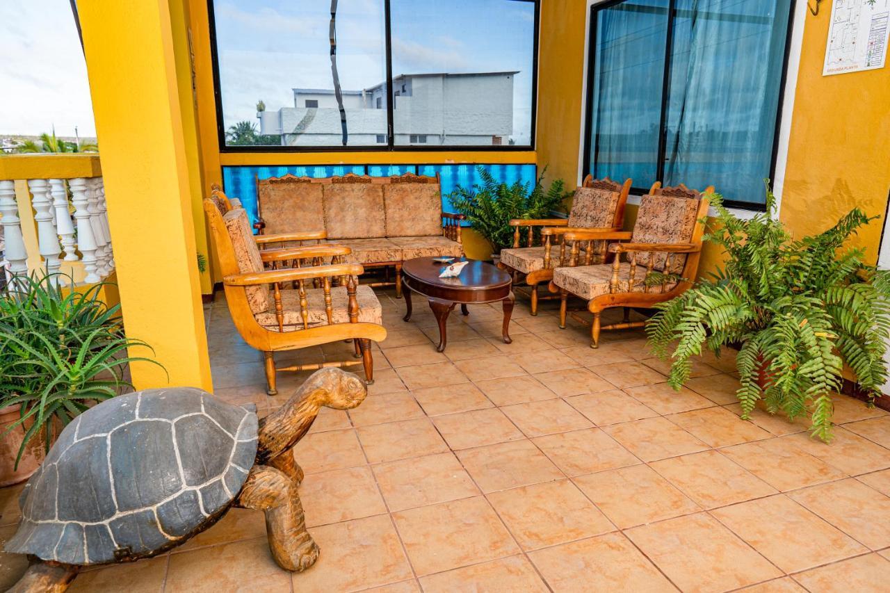 Tintorera Guest House Puerto Ayora  Luaran gambar