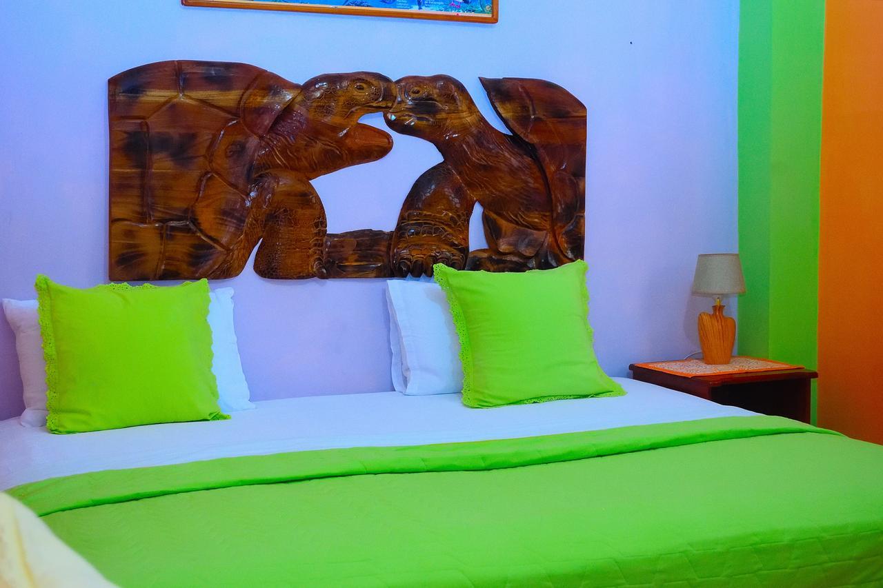 Tintorera Guest House Puerto Ayora  Luaran gambar