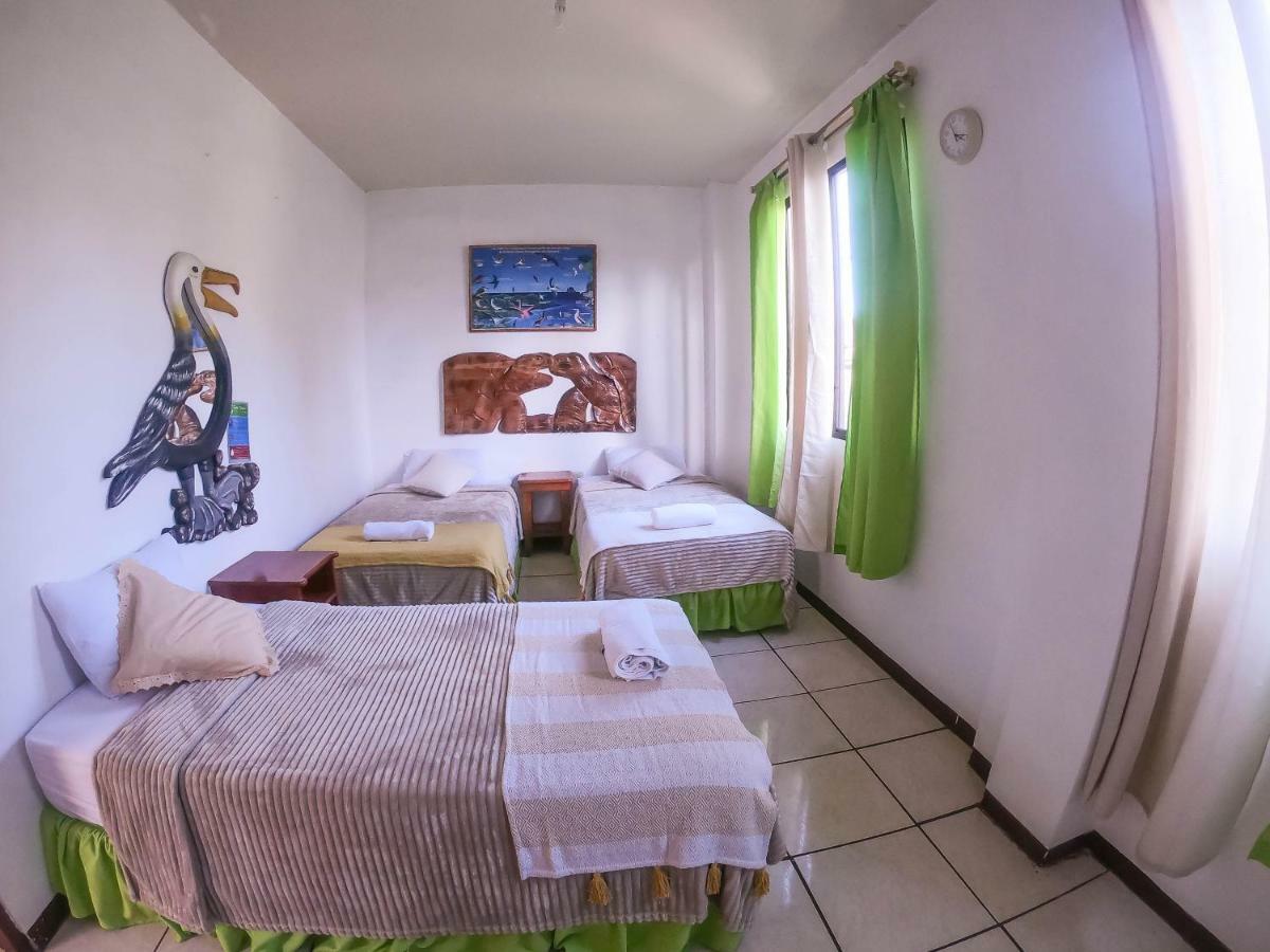 Tintorera Guest House Puerto Ayora  Luaran gambar