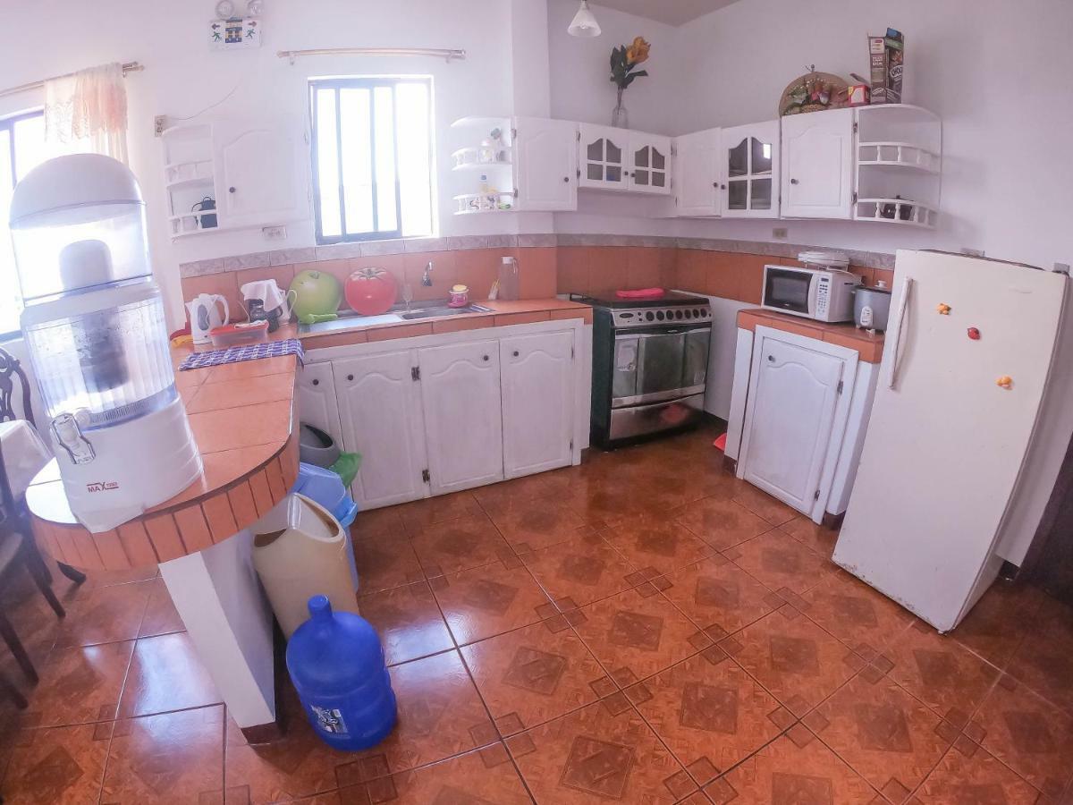 Tintorera Guest House Puerto Ayora  Luaran gambar
