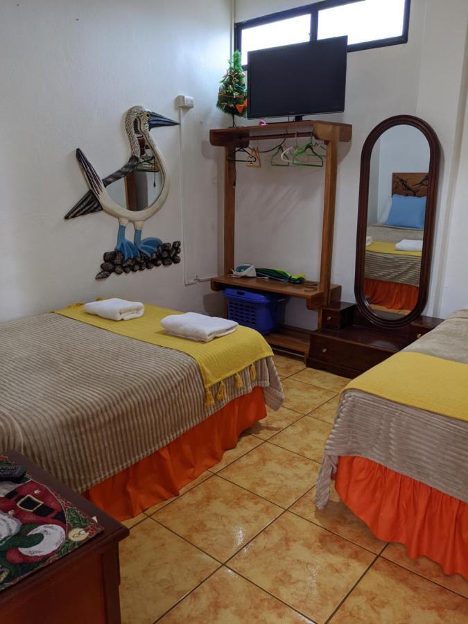 Tintorera Guest House Puerto Ayora  Luaran gambar